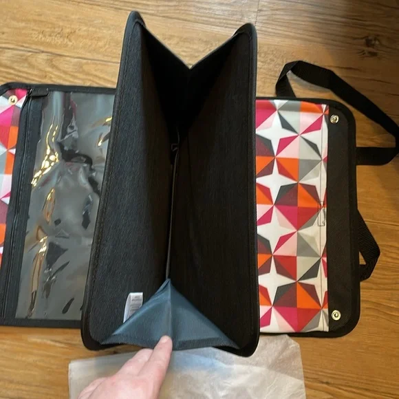 NWT thirty-one small utility tote - Picture 3 of 9